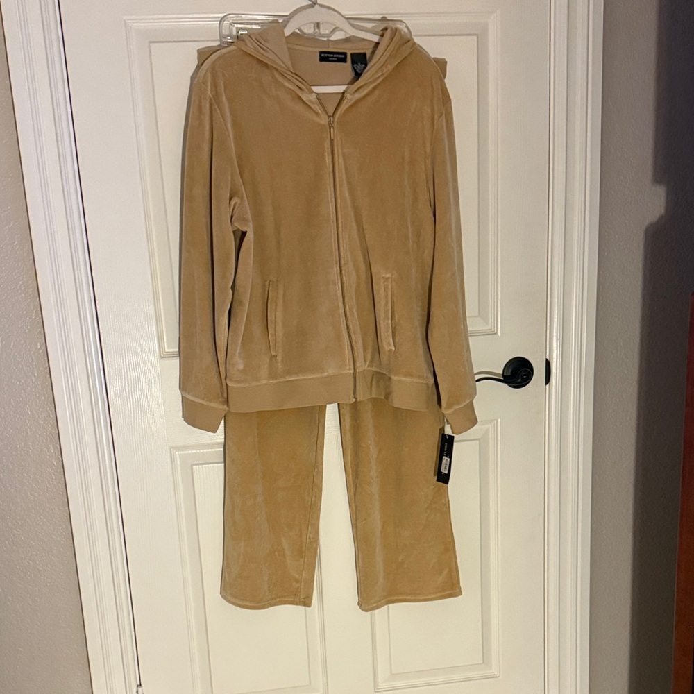 Bloomingdale’s Sutton Place Beige Velour Track Pants & Hoodie Set